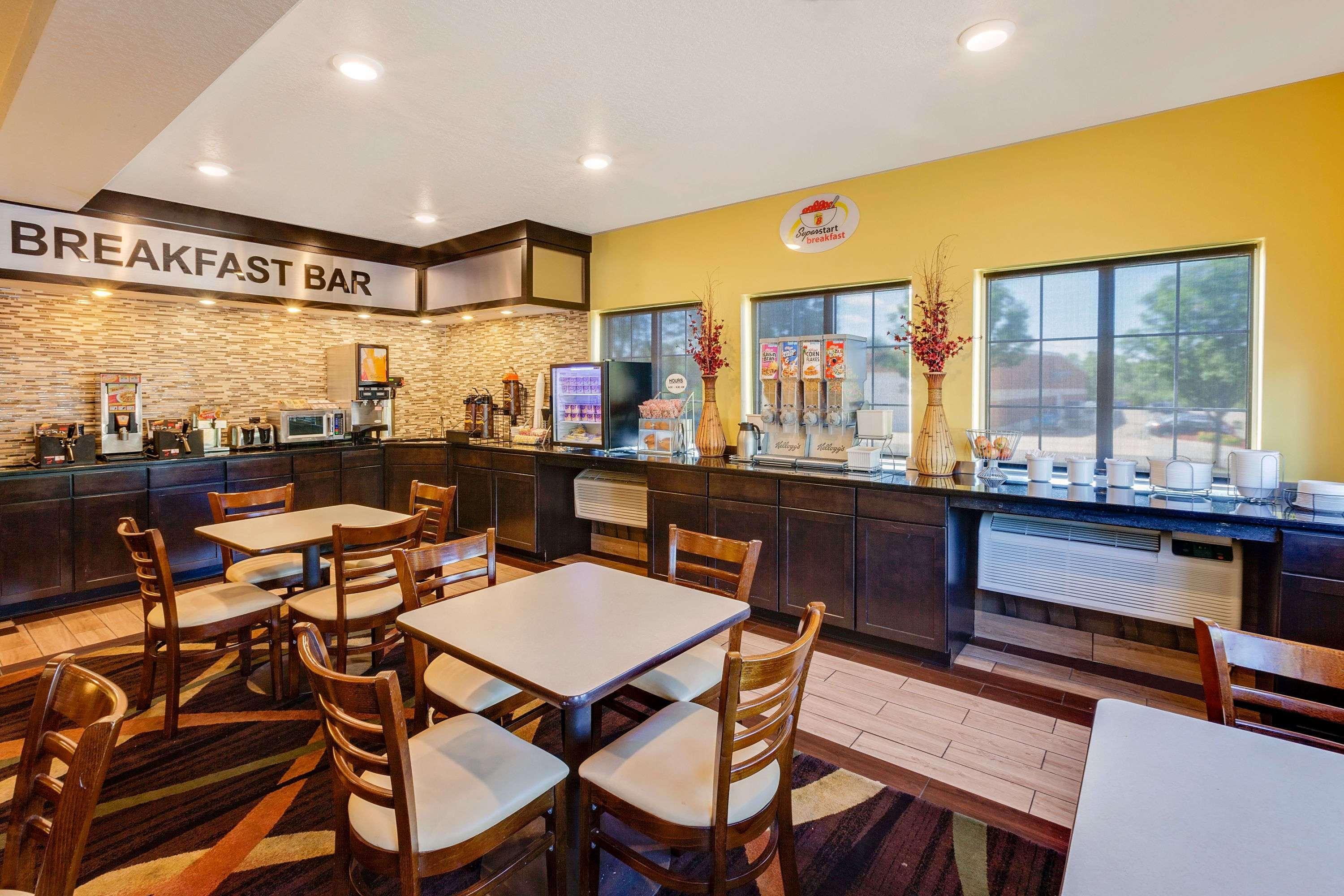 Super 8 By Wyndham Akron S/Green/Uniontown Oh Bagian luar foto